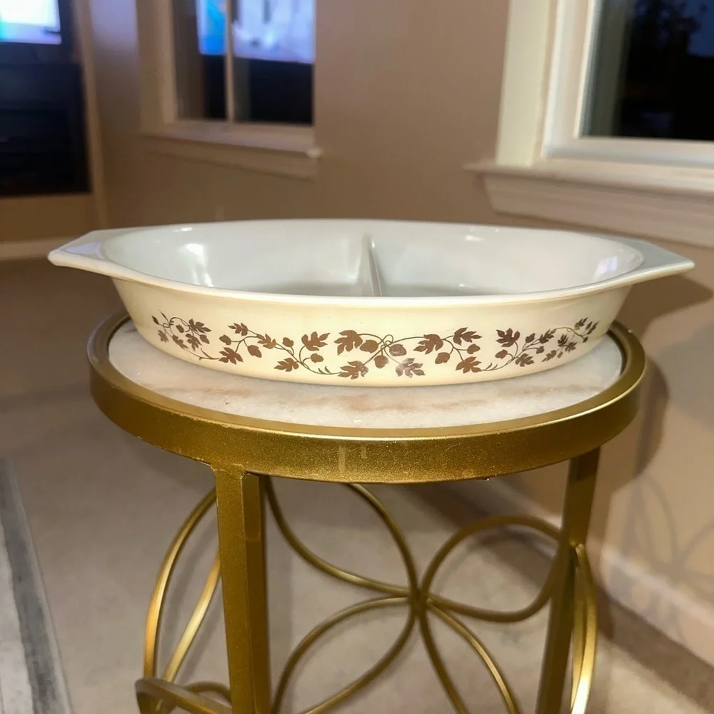 Vintage Pyrex 1.5 Quart Divided Casserole Dish-Golden Ivy Metallic Vine Pattern